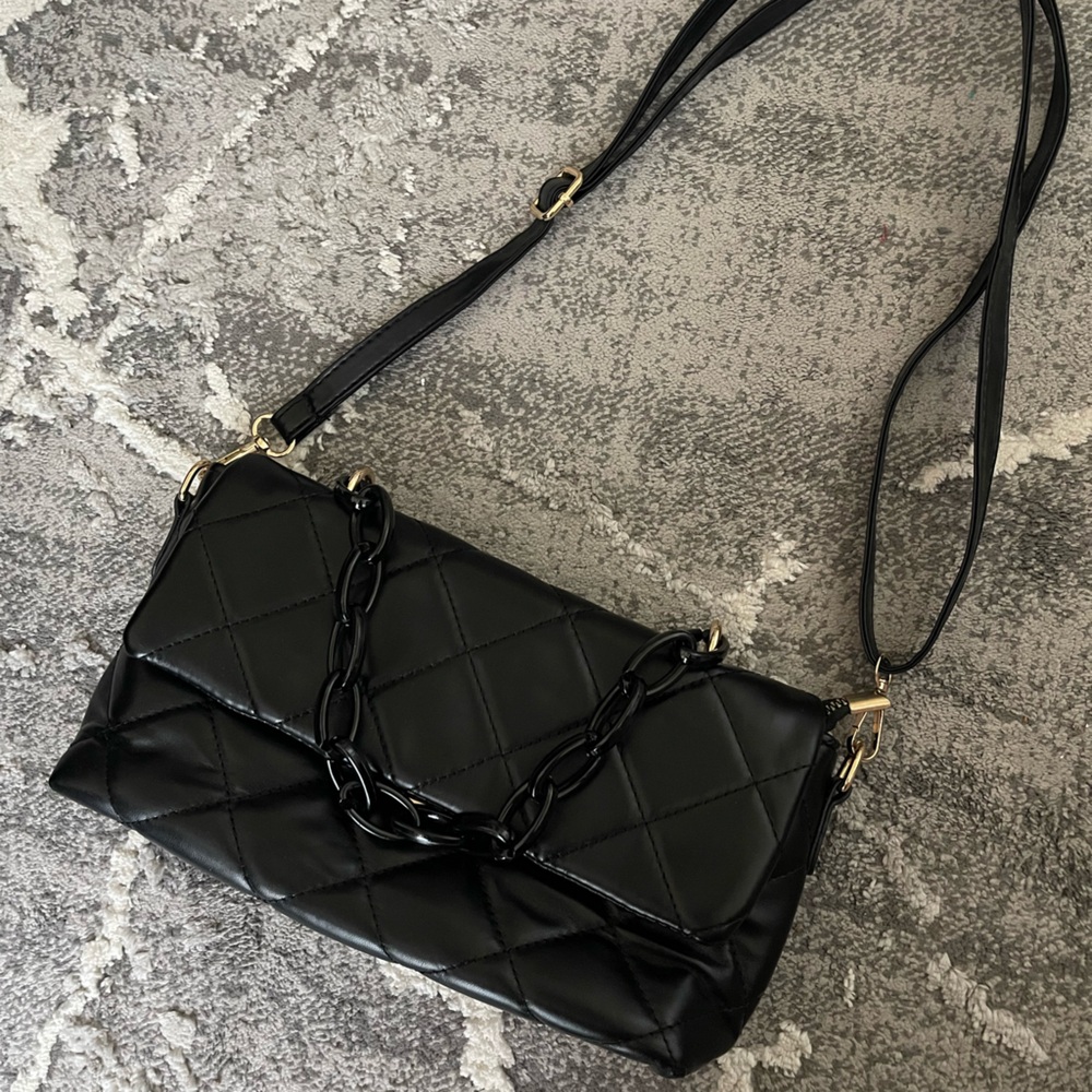 Elegant Black Quilted Chain Shoulder Bag
